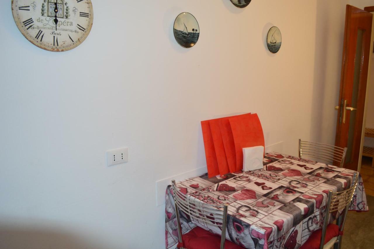 Betty'S House Apartment แมนเดลโล เดล ลาริโอ ภายนอก รูปภาพ