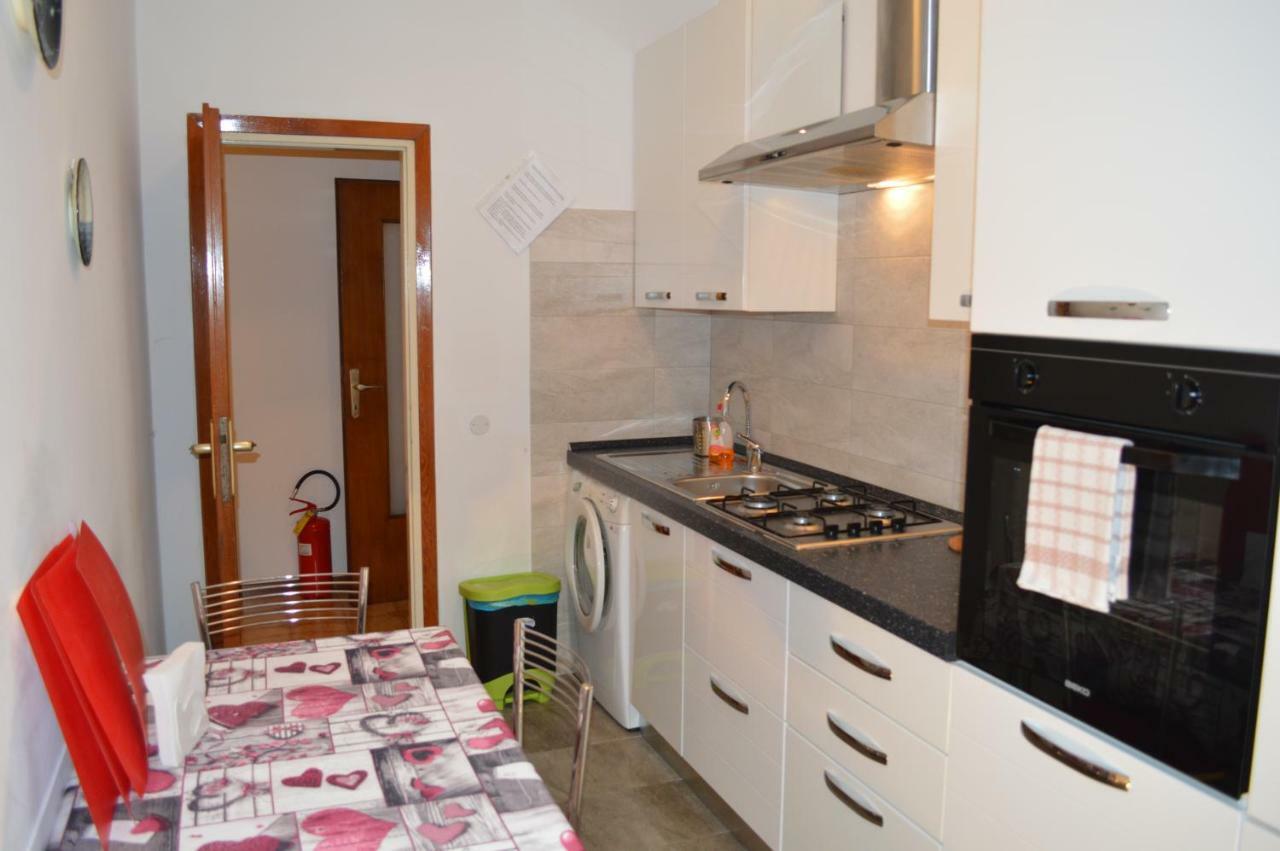 Betty'S House Apartment แมนเดลโล เดล ลาริโอ ภายนอก รูปภาพ